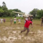 Perus Indios setzen Drohnen zur Überwachung des Regenwaldes ein